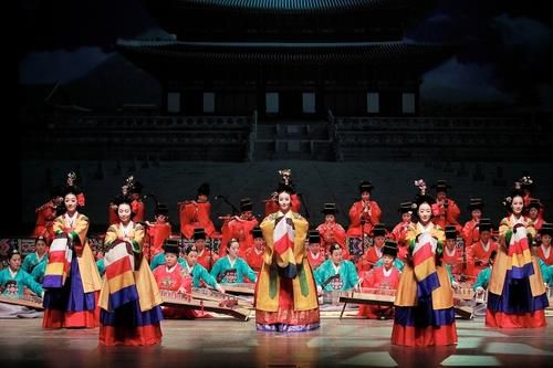 궁중무용 자료사진 이 사진은 기사와 직접 관련이 없습니다. [대구시립국악단 제공. 재판매 및 DB 금지]