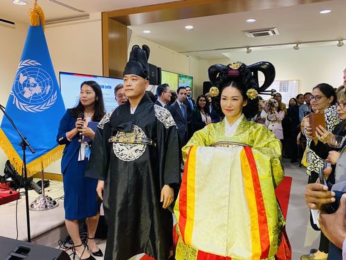 한국의 안보리 진출을 위한 선거켐패인 마지막 리셉션에서 펼쳐진 한복 패션쇼(뉴욕=연합뉴스) 강건택 특파원