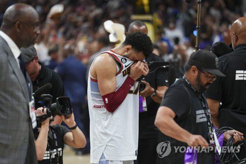 눈물을 참지 못하는 저말 머리[AP=연합뉴스]