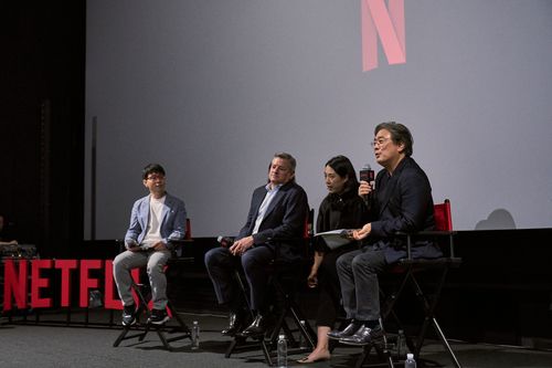 서랜도스 넷플릭스 CEO(가운데)와 박찬욱 감독(오른쪽)[넷플릭스 제공. 재판매 및 DB 금지]