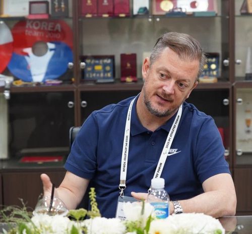 인터뷰하는 앤드루 파슨스 IPC 위원장앤드루 파슨스 국제패럴림픽위원회(IPC) 위원장이 26일 경기도 이천 대한장애인체육회 선수촌에서 질문에 답변하고 있다. [대한장애인체육회 제공. 재배포 및 DB 금지]