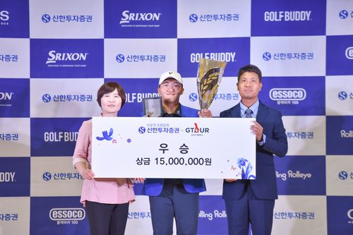 신한투자증권 김수영 본부장, 김홍택, 골프존 박강수 대표.(왼쪽부터)[인터컴 제공. 재판매 및 DB 금지]