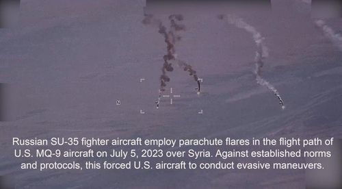 러 전투기, 미 무인기 앞으로 열추적미사일 유도용 플레어 발사[미 공군 동영상 캡처. 재판매 및 DB 금지]