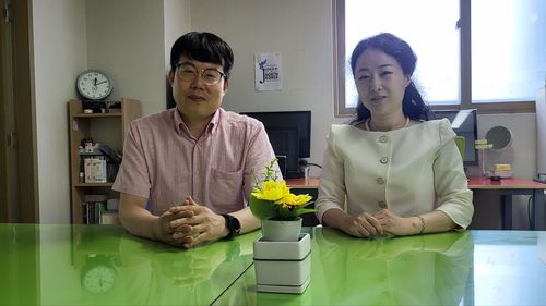 이한별 북한인권증진센터 소장(사진 오른쪽)과 남편인 정 베드로 북한정의연대 대표[촬영 최현석]