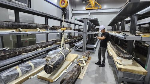 마도 1호선 부재 중량 측정 모습 [국립해양문화재연구소 제공. 재판매 및 DB 금지]