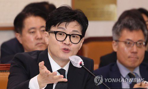 답변하는 한동훈 법무부 장관(서울=연합뉴스) 하사헌 기자 = 한동훈 법무부 장관이 26일 오전 서울 여의도 국회에서 열린 법사위 전체회의에서 의원 질의에 답변하고 있다. 2023.7.26 toadboy@yna.co.kr