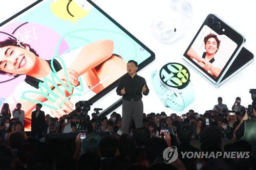 언팩 행사 마무리하는 삼성전자 노태문 사장(서울=연합뉴스) 류영석 기자 = 26일 오후 서울 코엑스에서 열린 삼성전자 '갤럭시 언팩 2023' 행사에서 삼성전자 MX사업부장 노태문 사장이 발표하고 있다. 2023.7.26 ondol@yna.co.kr