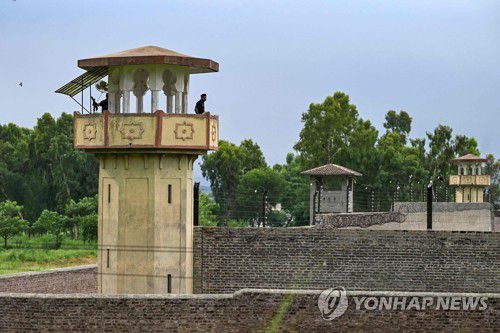 칸 전 총리가 수감돼 있는 교도소 [AFP 연합뉴스 자료사진. 재판매 및 DB 금지]