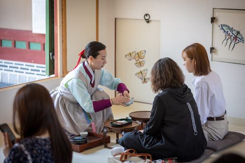 다과 체험 모습 [문화재청 제공. 재판매 및 DB 금지]