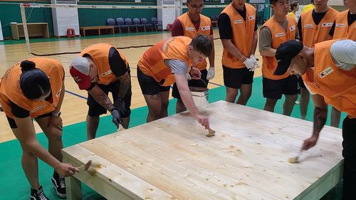 평상만들기 봉사[미8군 94군사경찰대대 제공, 재판매 및 DB 금지]