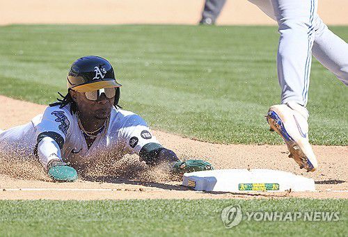 도루하는 루이스[USA투데이=연합뉴스]