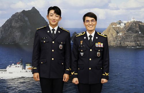 신승태와 김성종 청장[동해지방해양경찰청 제공. 재판매 및 DB 금지]