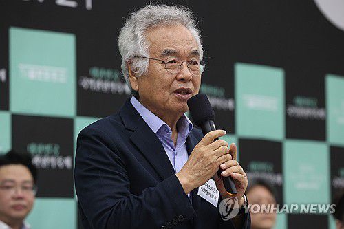 인사말 하는 박범훈 위원장(서울=연합뉴스) 강민지 기자 = 13일 오후 서울 종로구 세종문화회관에서 열린 '대한민국 국악관현악축제' 제작발표회에서 박범훈 축제추진위원회 위원장이 인사말을 하고 있다. 2023.9.13 mjkang@yna.co.kr