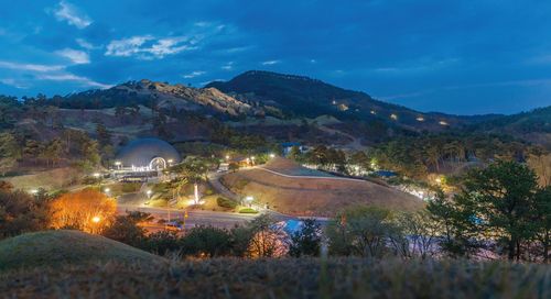경북 고령 지산동 고분군 야경 [문화재청 국가문화유산포털 제공. 재판매 및 DB 금지]