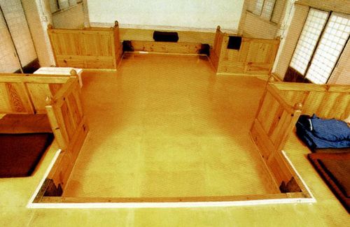 아자방 내부[문화재청 국가문화유산포털 제공. 재판매 및 DB 금지]