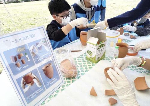 제주의 '탐라문화유산 선사탐험대' 교육 모습 [문화재청 제공. 재판매 및 DB 금지]