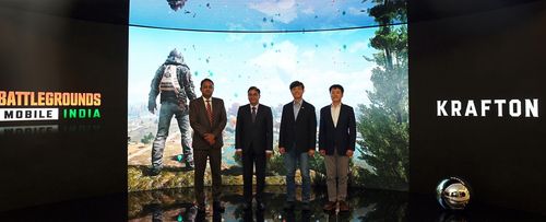 기념 촬영하는 주한인도대사관·크래프톤 왼쪽부터 니시 칸트 싱 주한 인도 부대사, 아밋 쿠마르 대사, 장병규 크래프톤 의장, 손현일 크래프톤 인도법인 대표 [크래프톤 제공. 재판매 및 DB 금지]