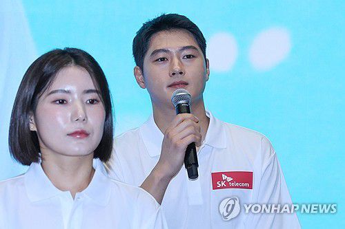 아시안게임 출정식 참석한 펜싱 오상욱(서울=연합뉴스) 서대연 기자 = 펜싱 국가대표 오상욱이 30일 오후 서울 중구 SKT 본사 수펙스홀에서 열린 'SK텔레콤 후원 종목 2022 항저우 아시안게임 국가대표 출정식'에 참석해 포부를 밝히고 있다. 2023.8.30 dwise@yna.co.kr