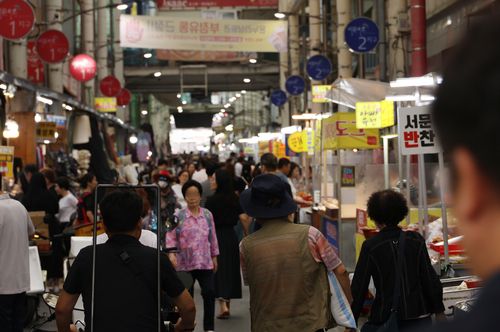 추석 앞두고 북적이는 서문시장[촬영 박세진]