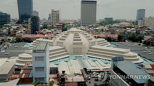 아세안 관광 홍보 영상 중 '캄보디아 트메이 시장' 스틸컷(서울=연합뉴스) 한-아세안센터가 27일 공개한 '아세안 건축 여행' 영상 중 캄보디아 트메이 시장 스틸컷. 2023.9.27 [한-아세안센터 제공. 재판매 및 DB 금지]