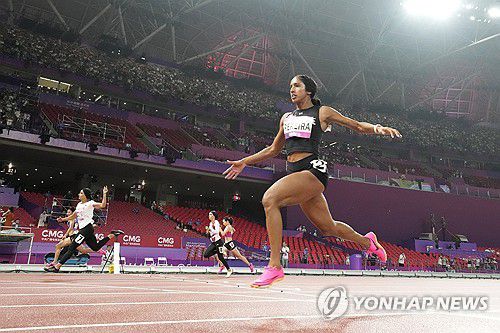 29일 열린 항저우 아시안게임 여자 100ｍ 예선(항저우 AP=연합뉴스) 29일 중국 항저우 올림픽 스포츠센터 주경기장에서 여자 100ｍ 예선이 열리고 있다.
