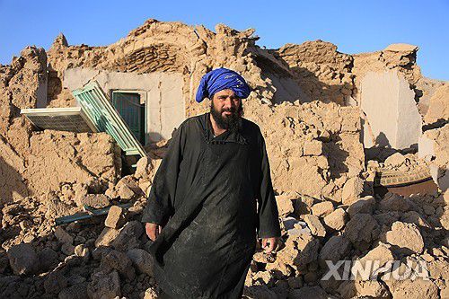 강진에 무너져 내린 아프간 헤라트주 주택[신화 연합뉴스 자료사진. 재판매 및 DB 금지]