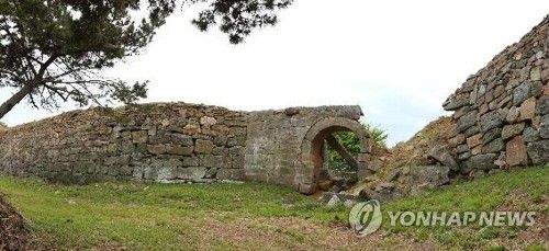 안흥진성 동문과 성벽[문화재청 제공, 재판매 및 DB 금지]