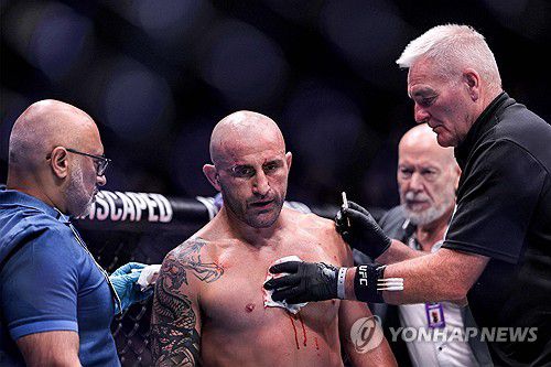 1라운드에 KO패의 쓴맛을 본 볼카노프스키[AFP=연합뉴스]