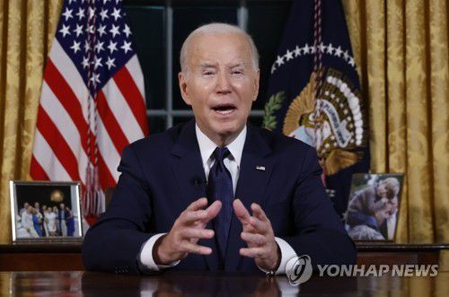 대국민 연설하는 바이든 대통령(워싱턴 UPI=연합뉴스) 조 바이든 미국 대통령이 19일(현지시간) 백악관 집무실에서 이스라엘-팔레스타인 전쟁과 가자지구에 대한 인도적 지원 문제, 계속되는 우크라이나와 러시아의 전쟁 등 외교 현안에 대해 설명하고 있다. 미국 정부는 우크라이나와 이스라엘 양국에 대한 전폭적인 지원을 공언했다. 2023.10.20 kjw@yna.co.kr