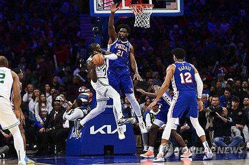 조엘 엠비드(21번)[USA투데이=연합뉴스]