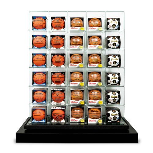 제프 쿤스, Encased-Five Rows, basketballs, soccerballs, glass, plastic, steel 171.5×44.5×203.2(h)cm, 1983-1993[케이옥션 제공. 재판매 및 DB 금지]