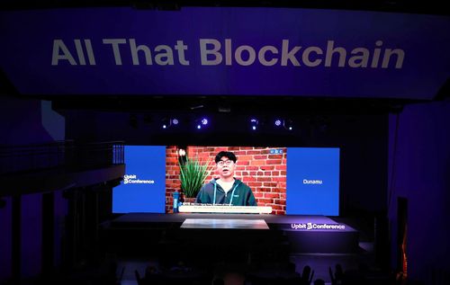 '업비트 D 콘퍼런스'(Upbit D Conference·UDC)두나무 송치형 회장이 13일 광진구 그랜드 워커힐 서울에서 열린 '업비트 D 콘퍼런스'에서 웰컴 스피치를 하고 있다. [두나무 제공]