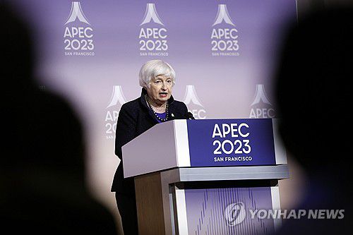 회견하는 옐런 미 재무장관 [샌프란시스코 AFP =연합뉴스]