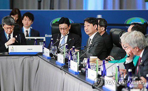 APEC 외교통상합동각료회의 세션2(서울=연합뉴스) 안덕근 산업통상자원부 통상교섭본부장이 15일(현지시간) 미국 샌프란시스코 모스코니센터에서 열린 'APEC 외교통상합동각료회의 세션2'에 참석해 발언하고 있다. 2023.11.16 [산업통상자원부 제공. 재판매 및 DB 금지] photo@yna.co.kr