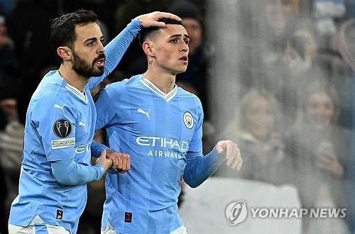 필 포든(오른쪽)[AFP=연합뉴스]