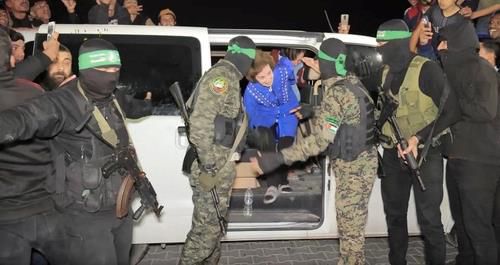 팔레스타인 가자지구에서 풀려난 인질 [로이터=연합뉴스]