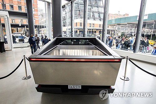 2021년 5월 뉴욕에 전시된 사이버트럭[로이터 연합뉴스 자료사진. 재판매 및 DB 금지]