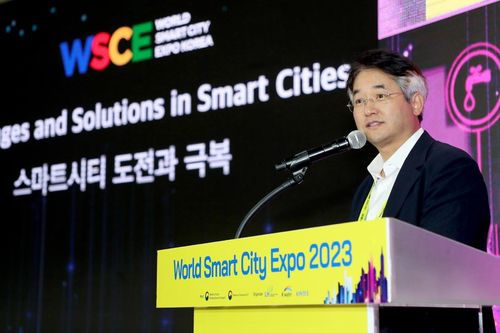 월드 스마트 시티 엑스포에서 연설하는 이동환 시장[고양시 제공, 재판매 및 DB 금지]