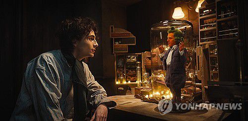 영화 '웡카' 속 장면[워너브러더스픽처스(Warner Bros. Pictures)/AP=연합뉴스. 재판매 및 DB 금지]
