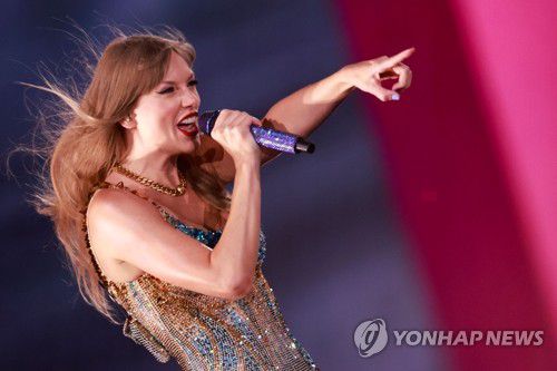 지난 8월 미국 캘리포니아주에서 공연 중인 테일러 스위프트[AFP 연합뉴스 자료사진. 재배포 및 DB 금지]