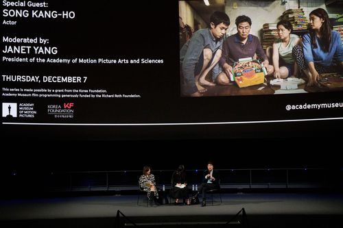 미국 LA 아카데미영화박물관에서 열린 회고전에 참석한 배우 송강호(오른쪽)[아카데미영화박물관(Academy Museum of Motion Pictures) 제공. 재판매 및 DB 금지]