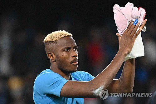 추가골 넣은 빅터 오시멘[AFP=연합뉴스]