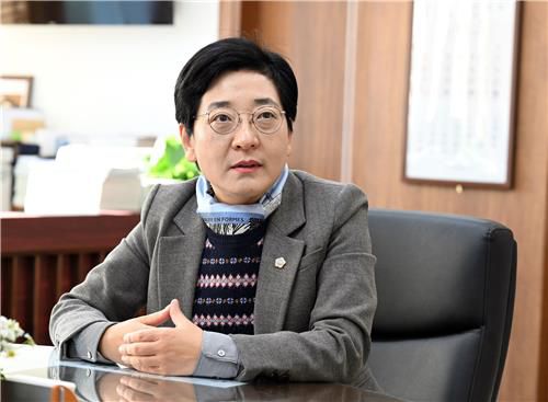 인터뷰하는 이순열 세종시의회 의장 (세종=연합뉴스) 이순열 세종시의회 의장이 28일  연합뉴스와 신년 인터뷰를 하고 있다. 2023.12.28 [세종시의회 제공. 재판매 및 DB 금지]