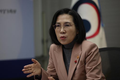 "사의 표명 후…자리에 연연하지 않아"(서울=연합뉴스) 최재구 기자 = 김현숙 여성가족부 장관이 8일 정부서울청사에서 연합뉴스와 향후 거취 등을 주제로 인터뷰하고 있다. 2024.1.8 jjaeck9@yna.co.kr (끝)