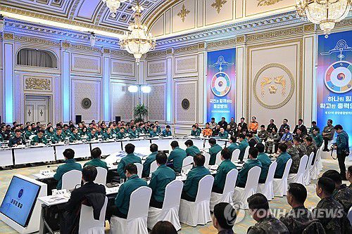 윤석열 대통령, 제57차 중앙통합방위회의 주재(서울=연합뉴스) 진성철 기자 = 윤석열 대통령이 31일 청와대 영빈관에서 열린 제57차 중앙통합방위회의를 주재하고 있다. 2024.1.31  [대통령실 제공. 재판매 및 DB 금지] zjin@yna.co.kr