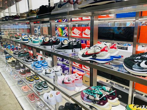 '솔드아웃 성수'의 한정판 신발들[무신사 제공. 재판매 및 DB금지]