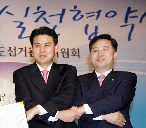 2006년 경남도지사 선거 때 격돌한 김태호-김두관 [연합뉴스 자료사진]