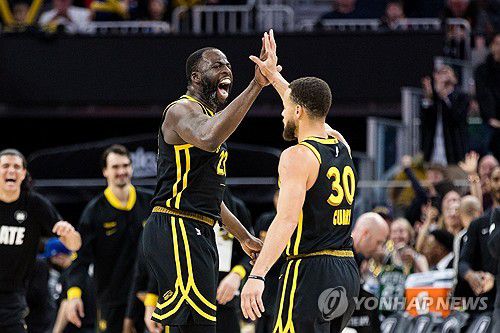 드레이먼드 그린과 스테픈 커리[USA TODAY Sports=연합뉴스]