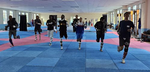 "파리 올림픽아! 기다려라"(아바나=연합뉴스) 이재림 특파원 = 19일(현지시간) 쿠바 국가대표 선수촌에서 태권도 선수들이 2024 파리올림픽 미주 지역 예선 성격의 대회를 앞두고 훈련하고 있다. 2024.2.21