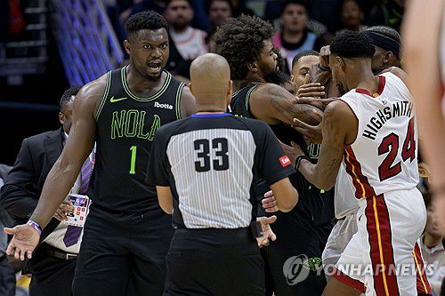 마이애미-뉴올리언스 경기 도중 충돌 [AP=연합뉴스]